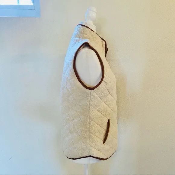 Old Navy Cream Sherpa Vest with Brown Trim - Picture 6 of 10